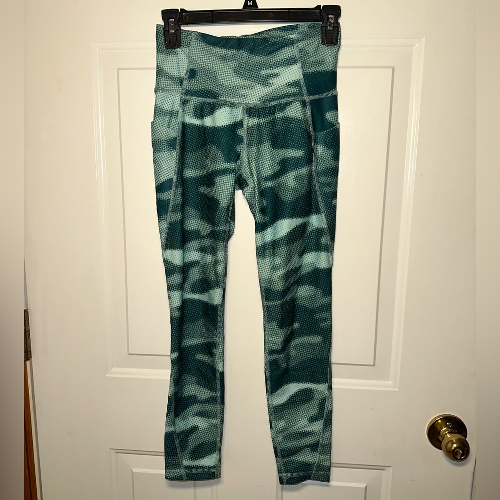 Xersion Teal Camo Kids Leggings